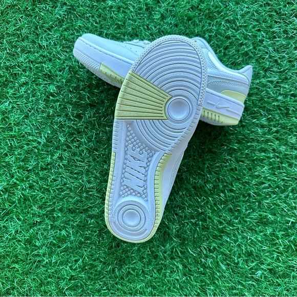 Nike Gamma Force Light Silver / Life Line - Picture 9 of 9